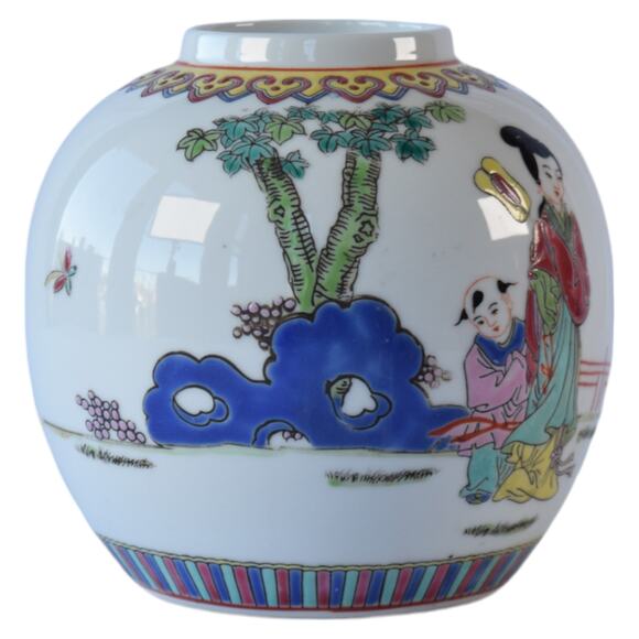 Charming Ceramic Ginger Jar - Handpainted Chinese Vase for Stunning Home Decor - Picture 3 of 10
